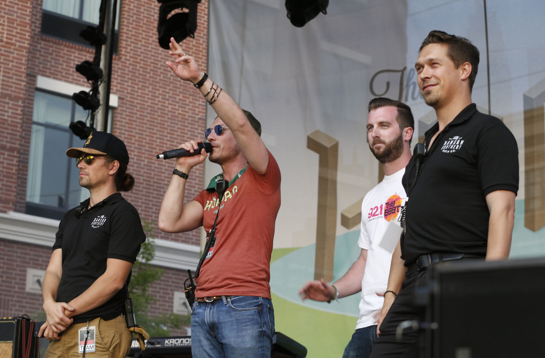 When does Hanson play?